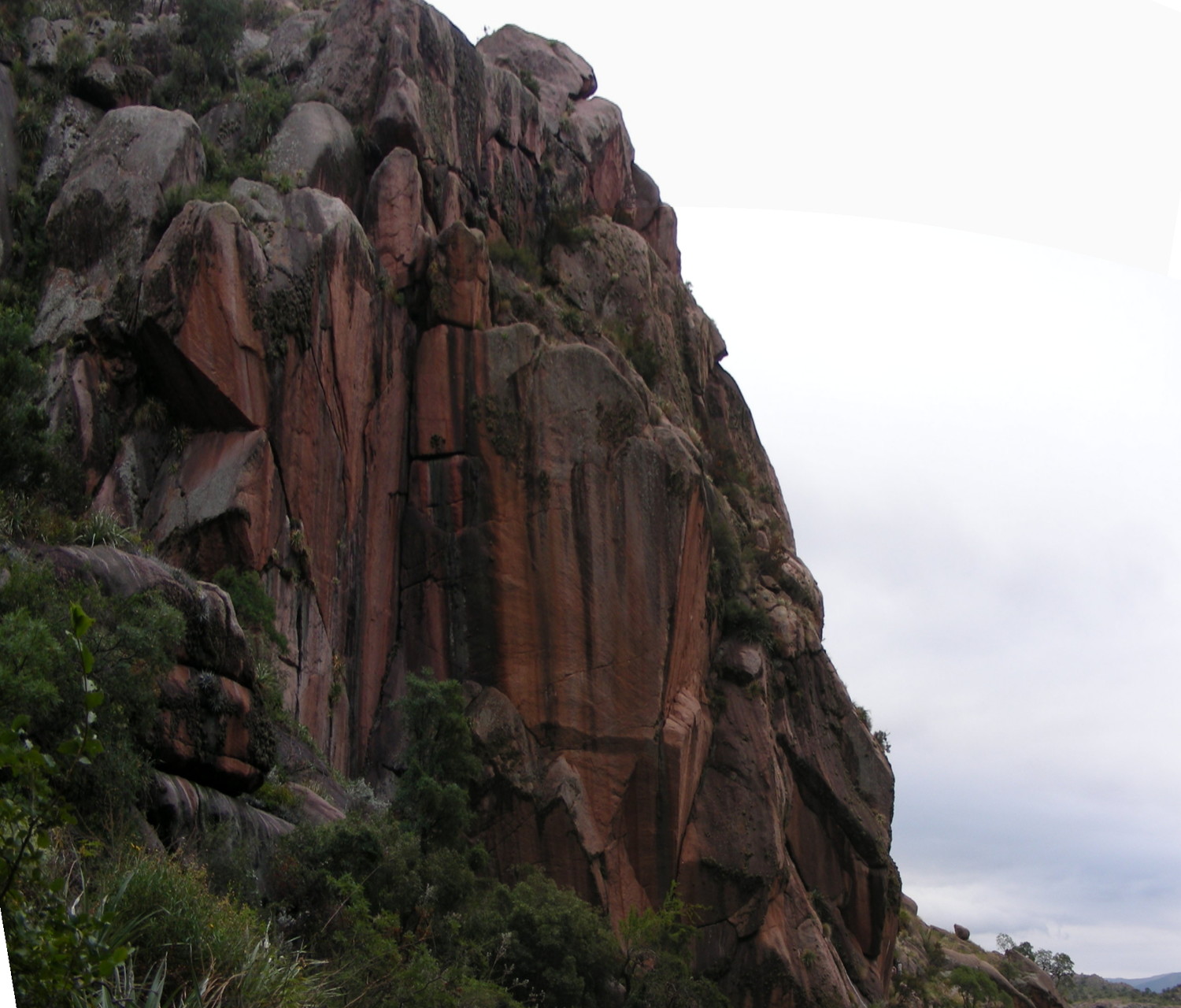 Los Mogotes - Capilla del Monte